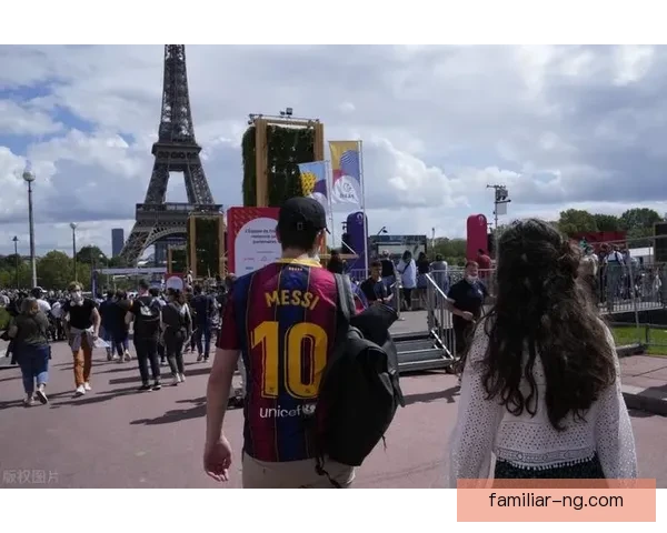 梅西领衔大巴黎豪华阵容冲击欧冠冠军 巴黎能否再次登顶欧洲之巅 梅西领衔大巴黎豪华阵容冲击欧冠冠军 巴黎能否再次登顶欧洲之巅